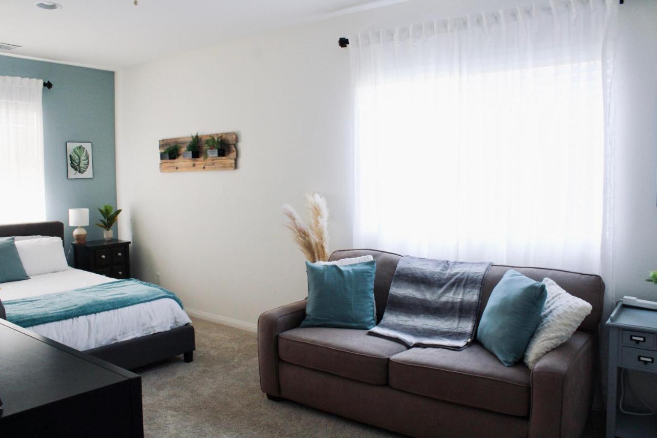 Entire Bungalow W/ Private Pool Near Palm Springs! Индио Экстерьер фото